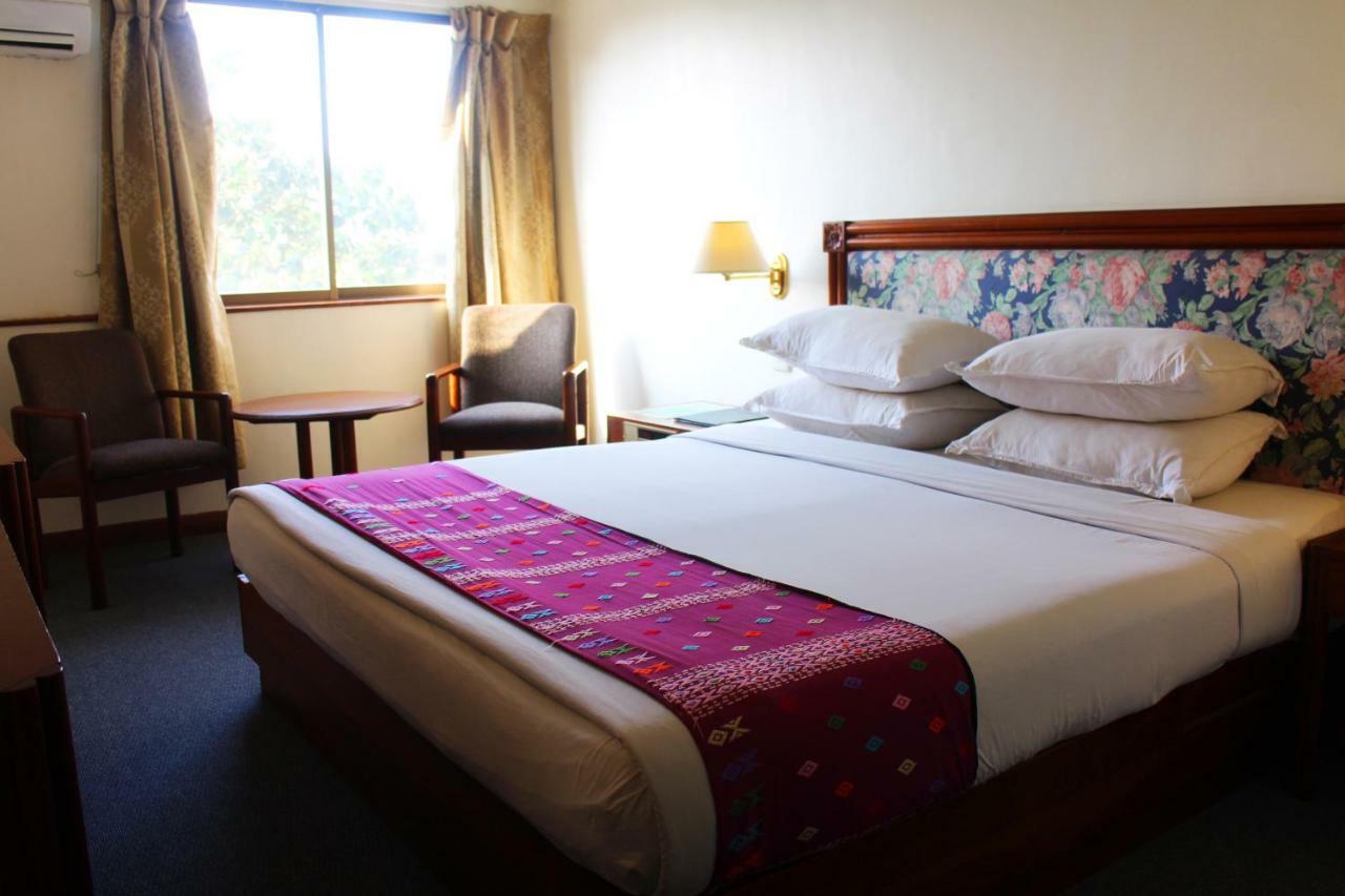 Alfa Hotel Rangoon Eksteriør billede