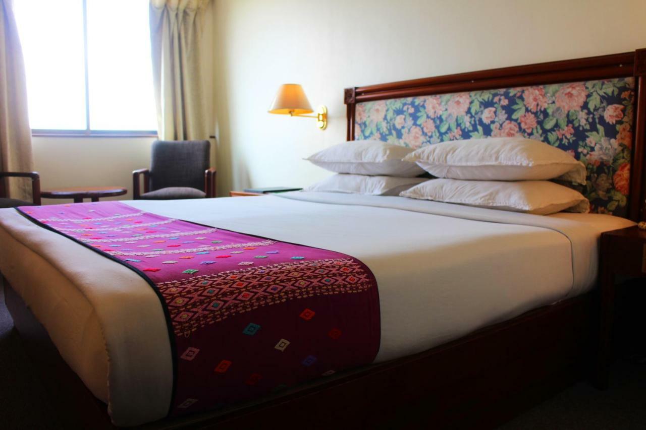 Alfa Hotel Rangoon Eksteriør billede